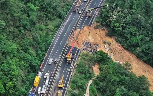Sụt lún đường cao tốc khiến 19 người thiệt mạng ở Quảng Đông, Trung Quốc