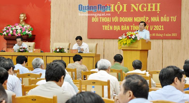 Tỉnh ủy, UBND tỉnh đang nỗ lực rất lớn để nâng cao chỉ số CCHC trong năm 2021 và các năm tiếp theo. Trong ảnh: Chủ tịch UBND tỉnh Đặng Văn Minh đối thoại với cộng đồng doanh nghiệp.