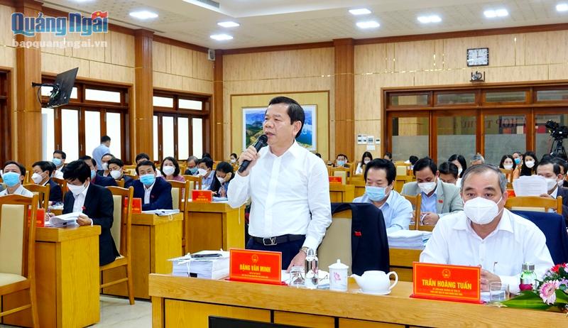 Chủ tịch UBND tỉnh Đặng Văn Minh phát biểu thảo luận