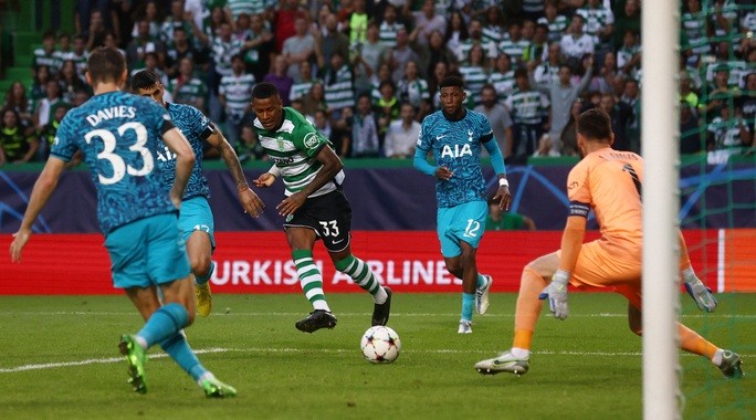 Arthur Gomes ghi bàn thứ nhì cho Sporting Lisbon phút bù giờ