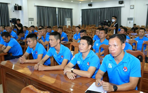 Các trọng tài tham gia tập huấn giữa mùa giải 2022 từ ngày 19 đến 21-9 tại Hà Nội - Ảnh: VFF