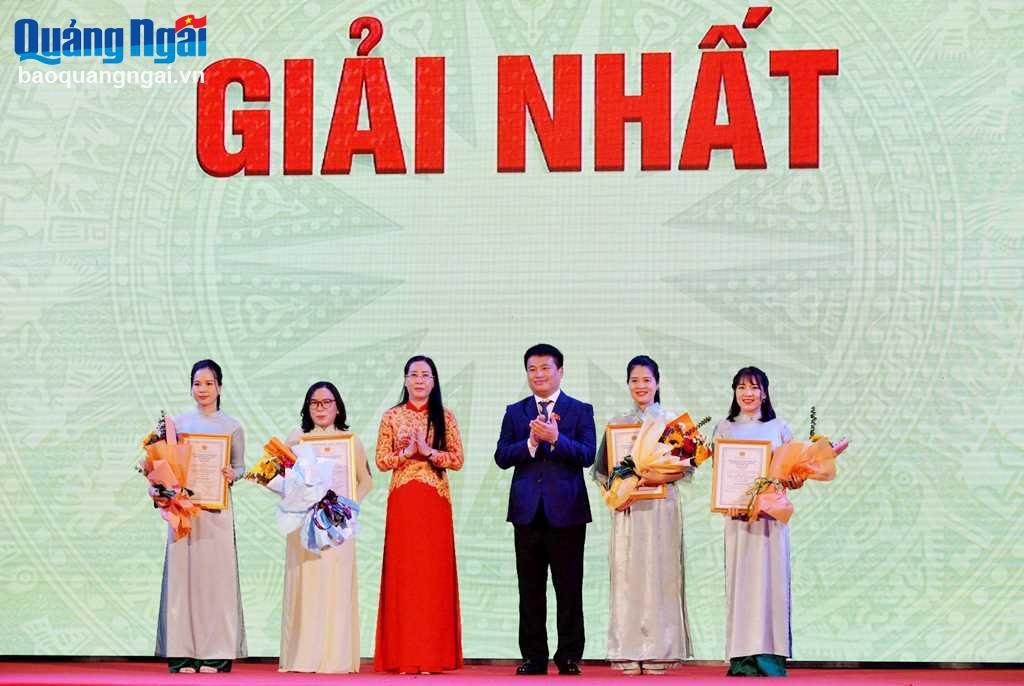 Quảng Ngãi kỷ niệm 94 năm Ngày thành lập Đảng Cộng sản Việt Nam