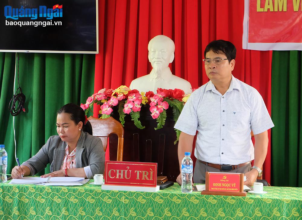 Thường trực Huyện ủy Ba Tơ làm việc với Đảng ủy xã Ba Lế