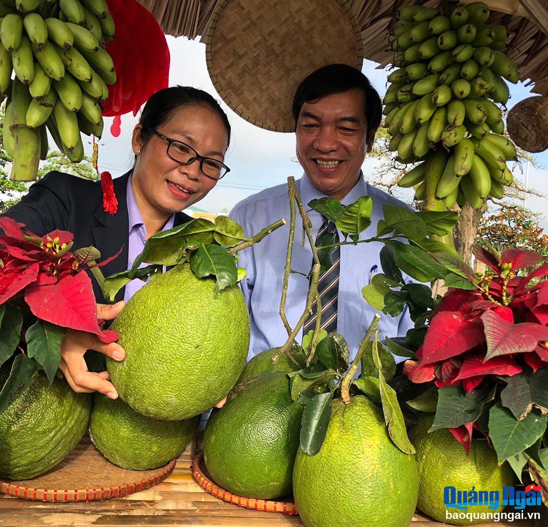 Nhờ xây dựng huyện nông thôn mới, Nghĩa Hành đã đầu tư xây dựng thương hiệu cây ăn quả.