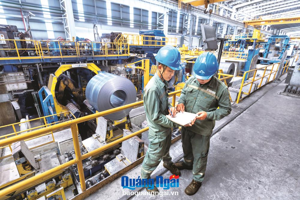 Sản phẩm thép do Công ty CP Thép Hòa Phát Dung Quất sản xuất tại KKT Dung Quất đã đóng góp quan trọng cho tăng trưởng giá trị sản xuất công nghiệp của tỉnh.                                                 Ảnh: Phạm Danh