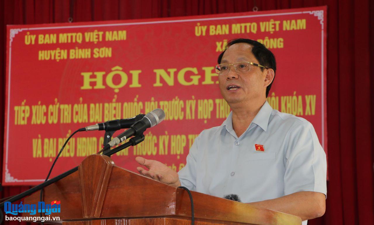 Thượng tướng Trần Quang Phương, Ủy viên Trung ương Đảng, Phó Chủ tịch Quốc hội phát biểu làm rõ thêm một số nội dung cư tri quan tâm.