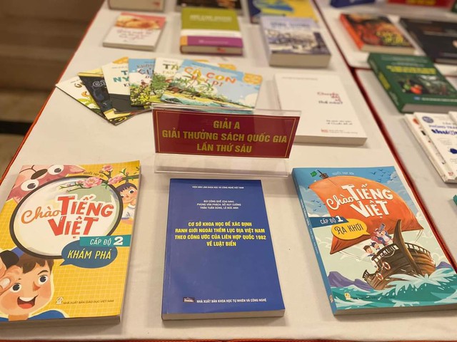 Bộ sách 'Chào tiếng Việt' đoạt giải A Giải thưởng Sách Quốc gia lần thứ 6