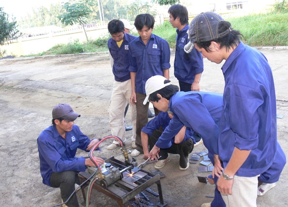 Đào tạo nghề cho thanh niên nông thôn
