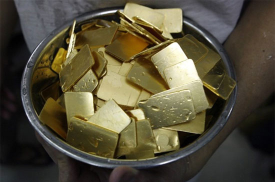 Theo giới kinh doanh vàng, hoạt động bán vàng chốt lời của người dân khi giá vàng tăng cao hôm qua là khá mạnh -Ảnh: Reuters.