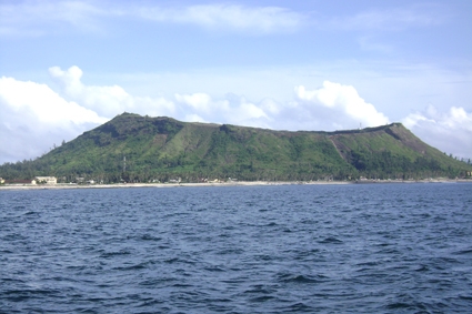 Núi Thới Lới - nơi huyện Lý Sơn đangn xây hồ chứa nước lớn nhất đảo