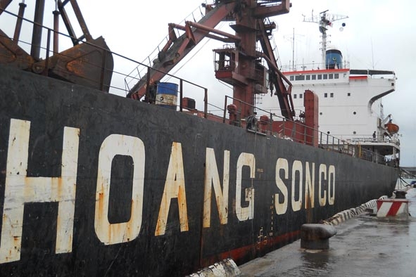 Tau Hoang Son Sauth đã được đưa vào Cảng Dung Quất.