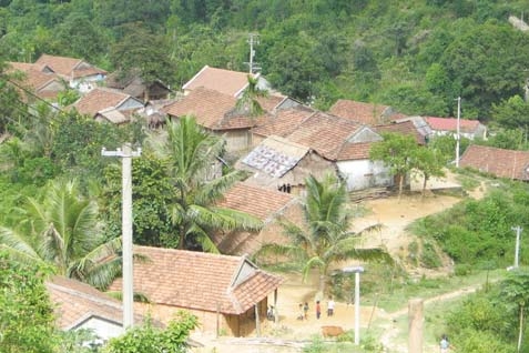  Diện mạo nông thôn miền núi Trà Bồng ngày càng đổi thay.  