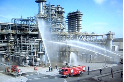 Diễn tập ứng phó sự cố cháy nổ ở Nhà máy Lọc dầu Dung Quất.