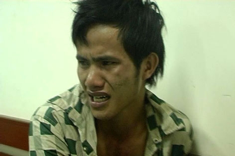 Đối tượng Lưu Thanh Bình khóc nức nở tại Cơ quan CSĐT Công an thành phố