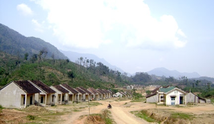Một góc khu tái định cư của dân xã Trà Thủy ở Dự án Nhà máy Thủy điện Hà Nang.