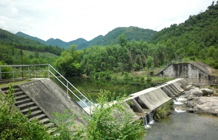 Nhờ thực hiện tốt công tác giữ rừng nên đập Đồng Quang luôn có nước phục vụ cho sản xuất nông nghiệp ở xã Nghĩa Sơn.