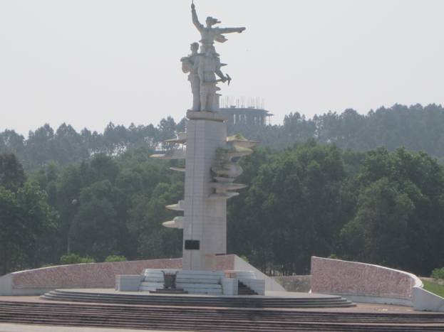 Đài tưởng niệm di tích Ngã Ba Đồng Lộc