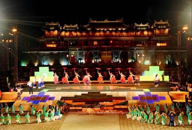 Quảng trường Ngọ Môn nới diễn ra Lễ khai mạc Năm Du lịch quốc gia vào tối ngày 7/4/2012.
