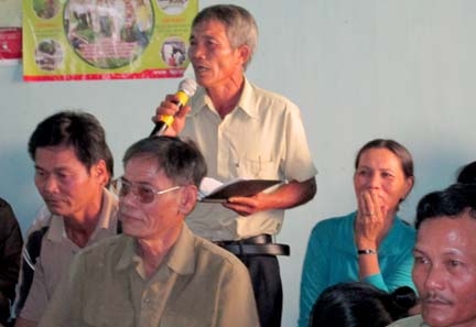 Cử tri Đinh Văn Trế ở xã Sơn Giang bày tỏ bức xúc về phí sử dụng điện tăng cao