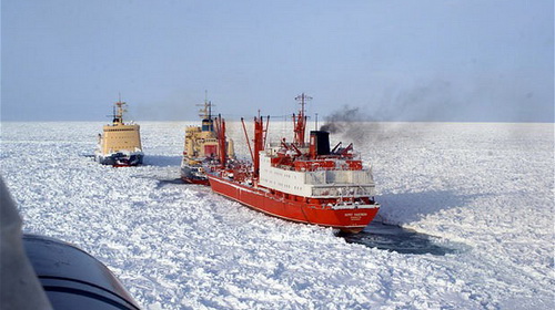 Vaigach có nhiệm vụ phá băng mở đường cho các tàu thuyền đi vào các cửa sông ở Siberia - Ảnh: AFP