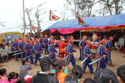 Lễ hội vầu ngư ở xã Bình Hải