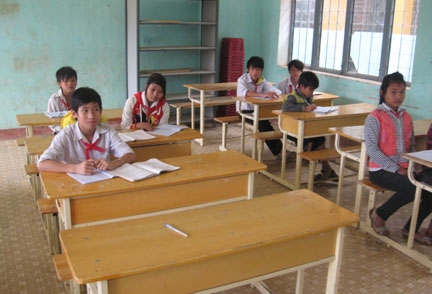 Sau Tết, lớp học ở Trường THCS Sơn Dung đìu hiu vì vắng học trò.