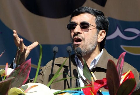 Tổng thống Iran, Ahmadinejad, phát biểu trong lễ kỷ niệm ngày cách mạng Hồi giáo tại thủ đô Tehran. Ảnh: AFP