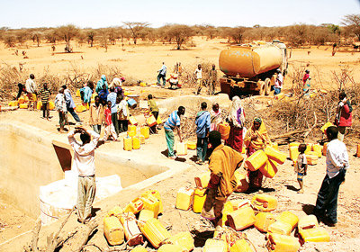 Hạn hán kéo dài làm cạn kiệt nguồn nước ở Ethiopia.