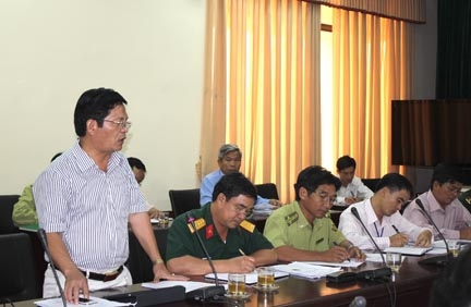 Phó Chủ tịch UBND tỉnh Lê Viết Chữ phát biểu tại cuộc họp.