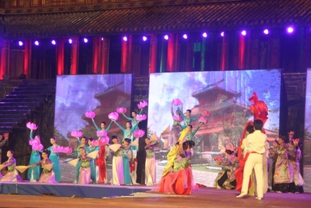Đêm tổng duyệt 6/4, nhiều sắc màu của Việt Nam và 5 châu lục đang hé mở hứa hẹn 1 kỳ Festival Huế đầy hấp dẫn