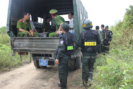 Hơn 100 chiến sĩ, công an tham gia vây bắt tội phạm quanh khu vực núi Thiên Bút