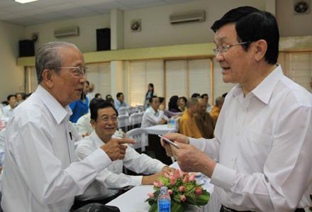  Chủ tịch nước Trương Tấn Sang với cử tri thành phố Hồ Chí Minh (Ảnh:TTXVN)