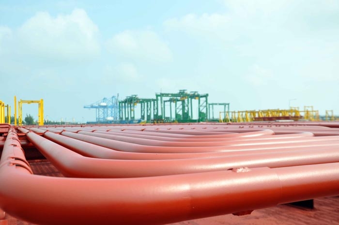 Hệ thống ống dẫn của nồi hơi siêu hạn cho nhà máy nhiệt điện đang được xuất đi tại cảng Doosan Vina.