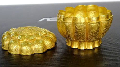 Chiếc hộp bằng vàng được tìm thấy trên đường lên chùa Ngọa Vân