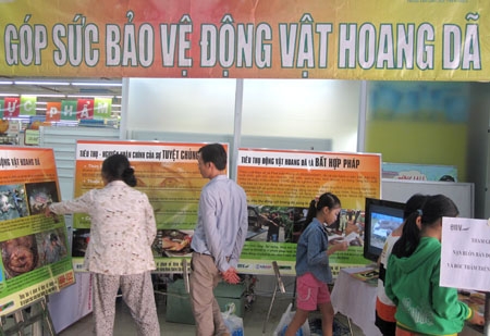ENV tổ chức truyền thông bảo vệ dộng vật hoang dã tại Co.op Mart Quảng Ngãi
