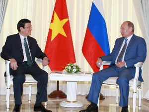 Tổng thống Liên bang Nga Vladimir Putin đón tiếp và hội đàm với Chủ tịch nước Trương Tấn Sang. (Ảnh: TTXVN)
