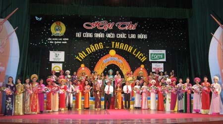 Hội thi nữ CNVCLĐ Tài năng- Thanh lịch tỉnh Quảng Ngãi năm 2012 do LĐLĐ tỉnh tổ chức Ảnh: Hồng Trâm