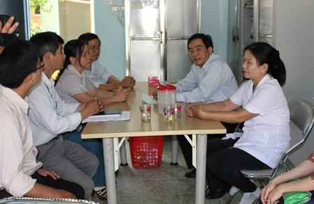 Thăm, khảo sát tại Trạm y tế xã Trà Sơn