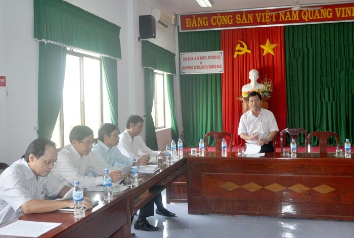 Phó Chủ tịch UBND tỉnh Lê Viết Chữ phát biểu tại buổi giao ban.
