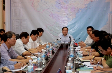 Phó Thủ tướng Hoàng Trung Hải chủ trì cuộc họp bàn biện pháp ứng phó với bão số 7, chiều 3/10 - Ảnh: VGP/Nguyên Linh
