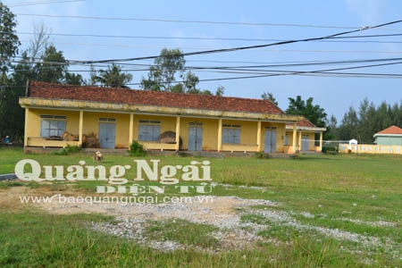 Trường học bị bỏ hoang ở khu TĐC Đông Thuận