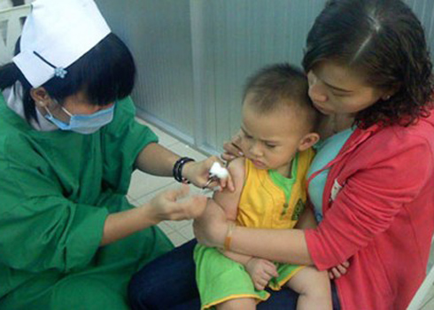   Chủng ngừa cho trẻ em tại TP HCM.