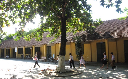 Dãy phòng học xuống cấp ở Trường tiểu học Nguyễn Nghiêm.