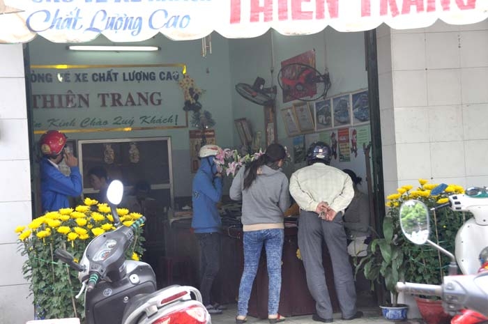 Hành khách mua vé tại Công ty Thiên Trang.