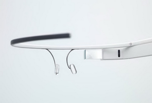 Kính thông minh Google Glass - Ảnh: Reuters