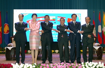  Thủ tướng Lào Thongsing Thammavong chủ trì Hội nghị.