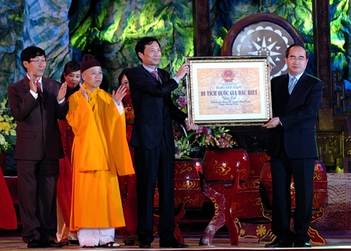 Yên Tử đón nhận Bằng Di tích Quốc gia đặc biệt do Thủ tướng trao tặng (Ảnh: Đức Minh)