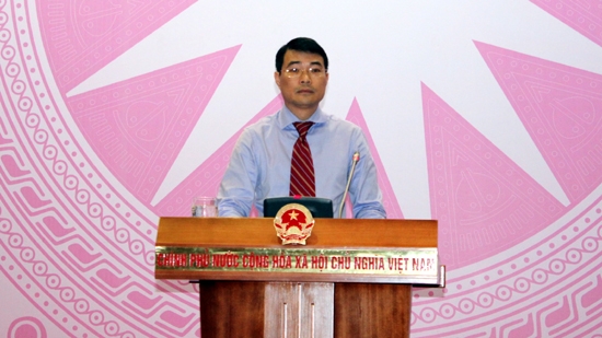 Ông Lê Minh Hưng - Phó Thống đốc Ngân hàng Nhà nước Việt Nam tại buổi họp báo Chính phủ tháng 4.