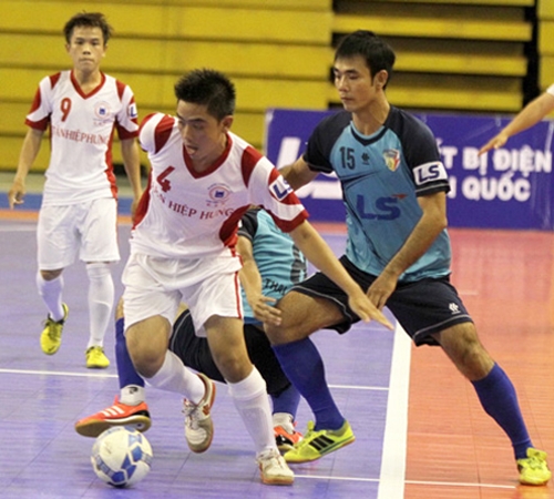Giải Futsal toàn quốc 2013 tiếp tục hứa hẹn là cuộc đua hấp dẫn. Ảnh: VFF