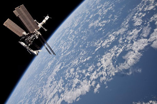 Hiện trên ISS có sáu phi hành gia làm việc - Ảnh: Reuters